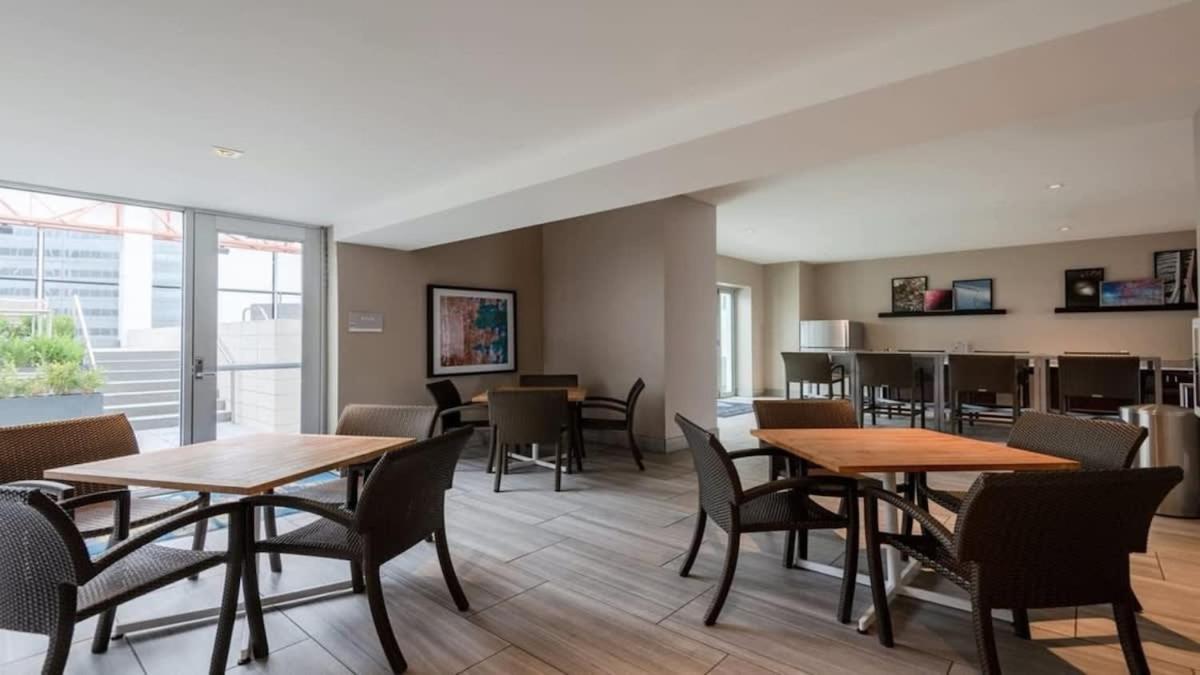 18Th Fl Stylish Cozysuites With Pool, Gym #1 Dallas Eksteriør billede