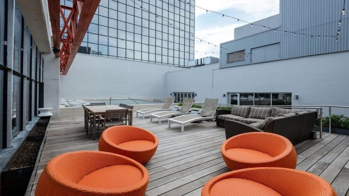 18Th Fl Stylish Cozysuites With Pool, Gym #1 Dallas Eksteriør billede