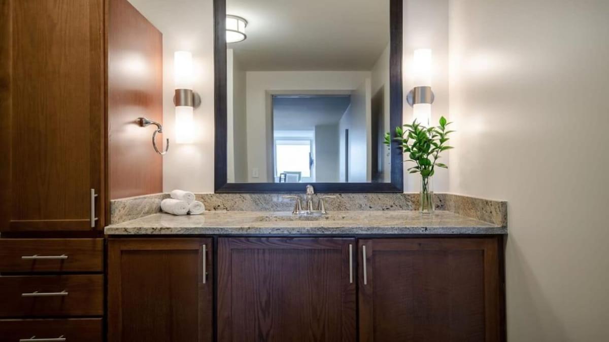 18Th Fl Stylish Cozysuites With Pool, Gym #1 Dallas Eksteriør billede